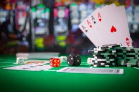 Cách chơi baccarat dành thưởng khủng tại sảnh game bài Nohu90